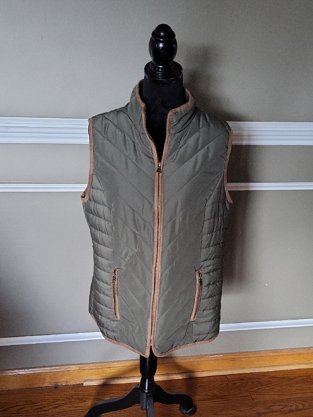 Architect Olive Green Quilted Vest with Brown Trim Size Large